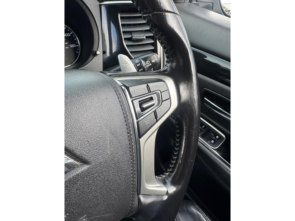 2018 Mitsubishi Outlander - image 31