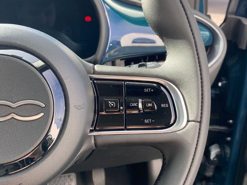 2025 Fiat 500e - image 18