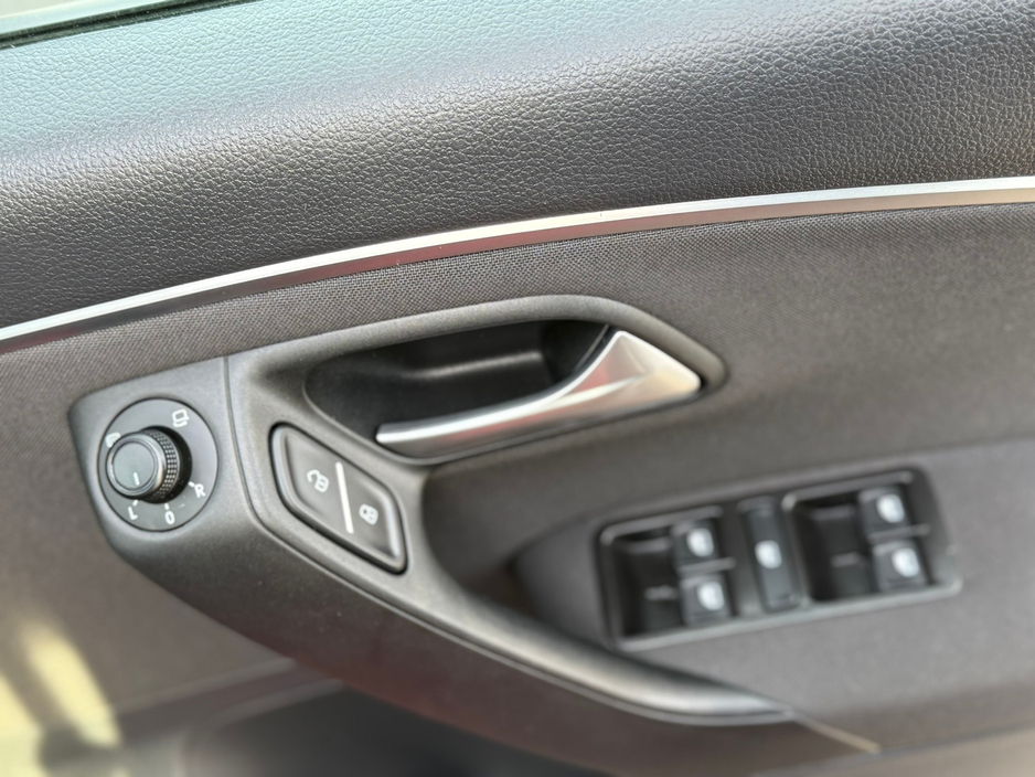 2015 Volkswagen Polo  €12,390