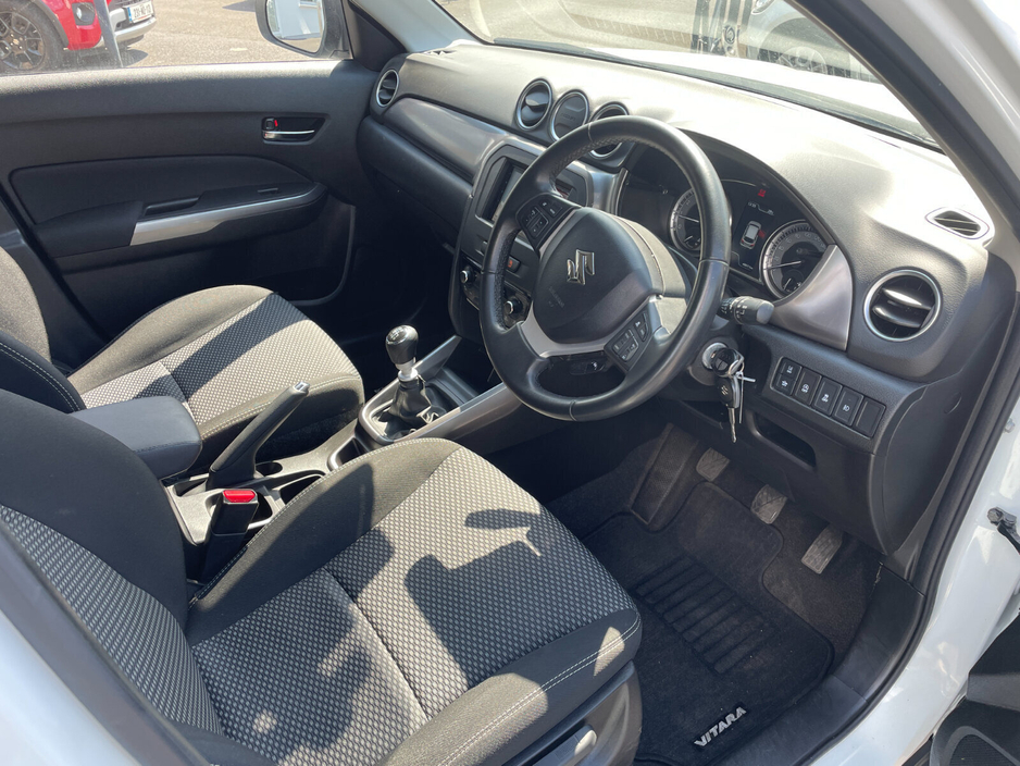 2022 Suzuki Vitara - image 10