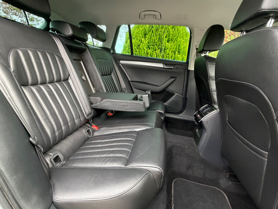 2017 Skoda Superb - image 11