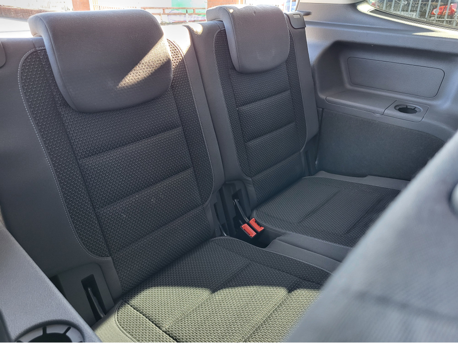 2014 Volkswagen Touran - image 18