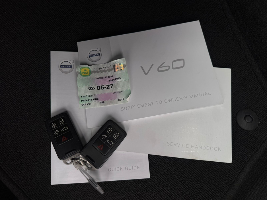 2017 Volvo V60 - image 34