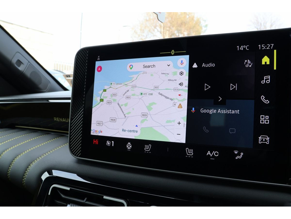 2025 Renault 5 - image 21