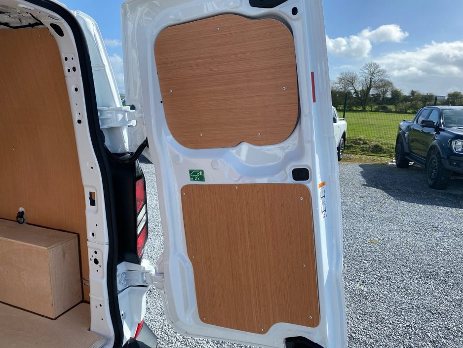 2026 Ford Transit Custom - image 21