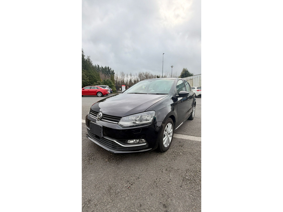 2017 Volkswagen Polo - image 2