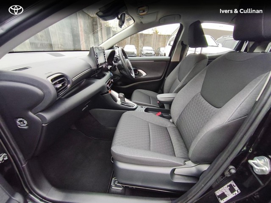 2024 Toyota Yaris YARIS 1.5 HYBRID LUNA