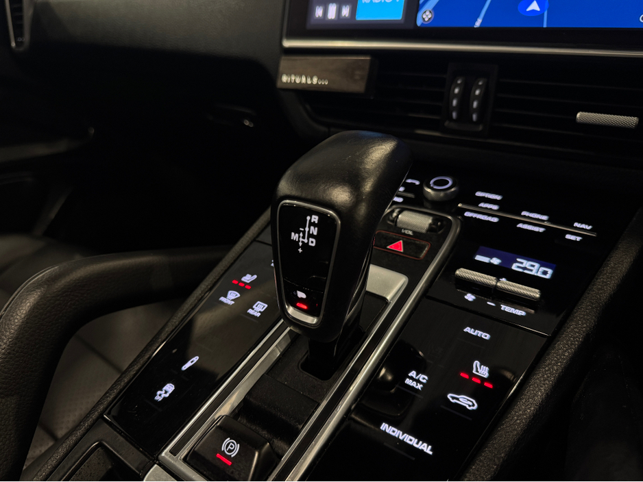 2019 Porsche Cayenne V6 E-HYBRID AUTO €59,899