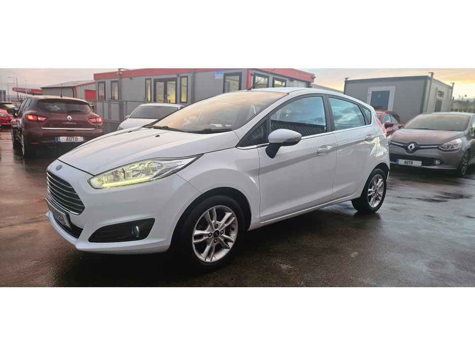 2016 Ford Fiesta ZETEC TURBO 1.0 eco 100 low miles €8,750