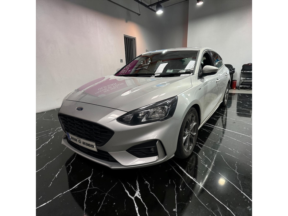 2020 Ford Focus - image 5