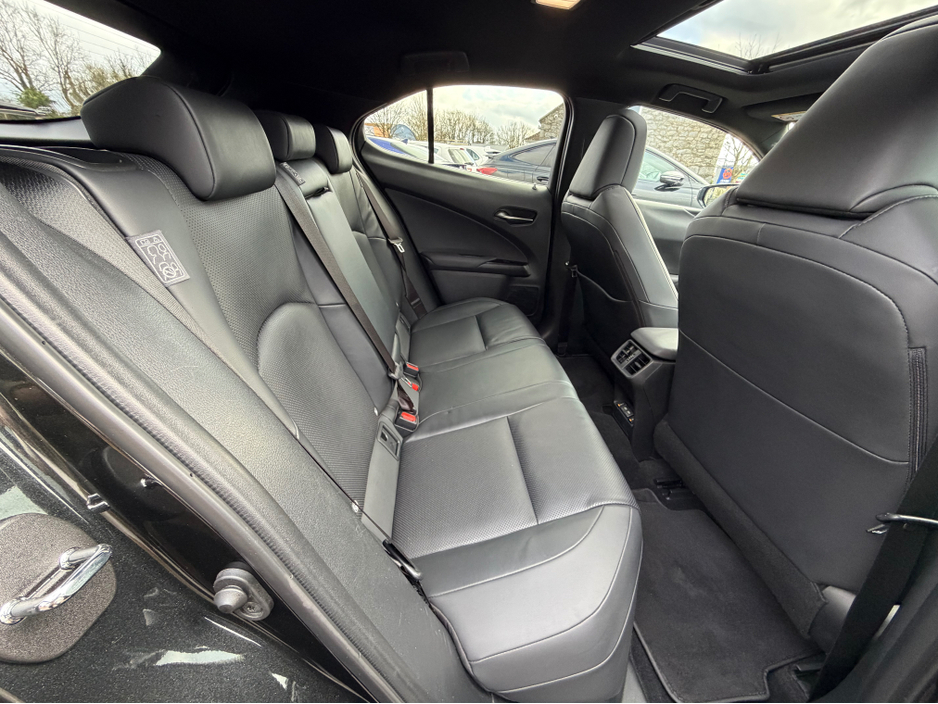 2021 Lexus UX 300 e UX300e - Takumi Edition - Sunroof €24,750