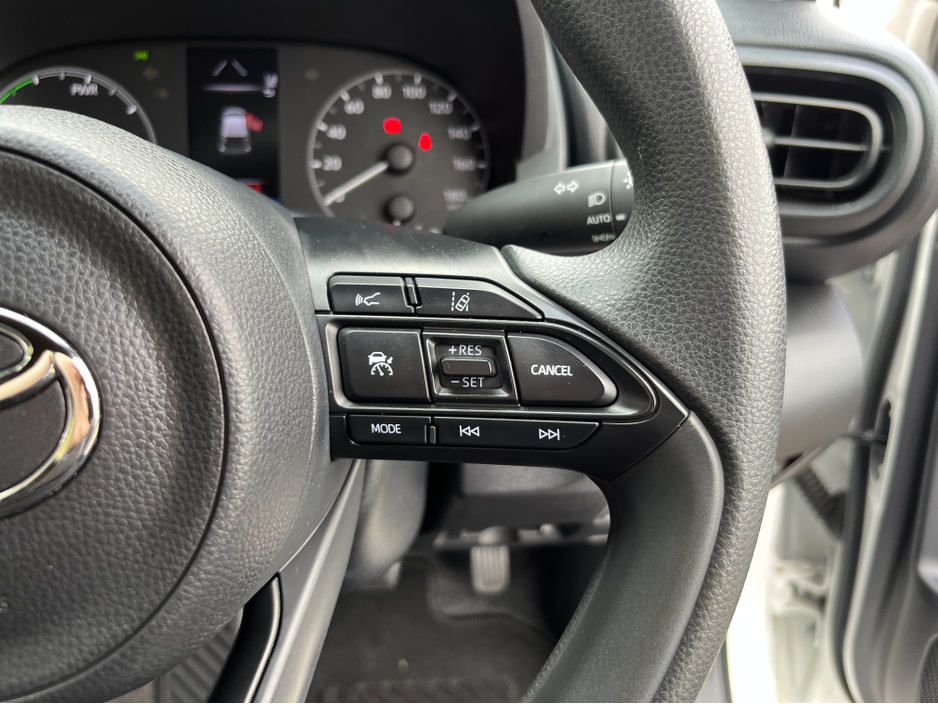 2020 Toyota Yaris - image 22