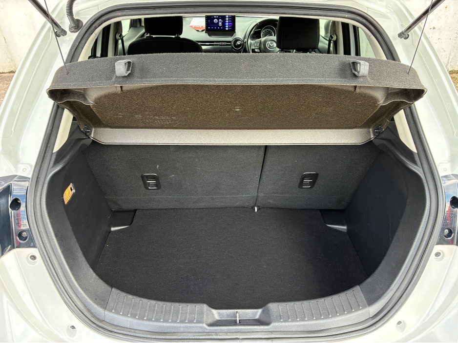 2015 Mazda Demio - image 10