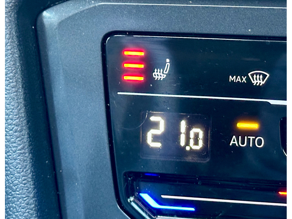 2022 Volkswagen Tiguan Allspace ++LEATHER / AUTO / 7-SEAT  PANORAMIC ROOF++ €33,950