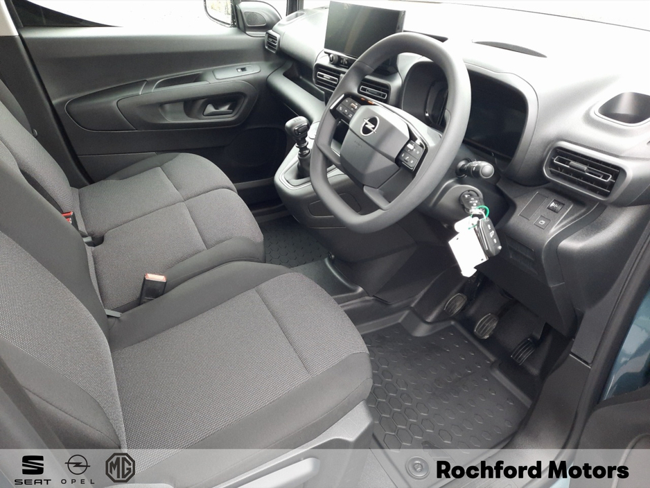 2026 Opel Combo L1H1 Komfort 1.5D 100HP €21,600