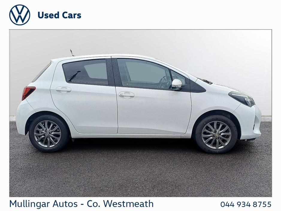 2017 Toyota Yaris - image 8