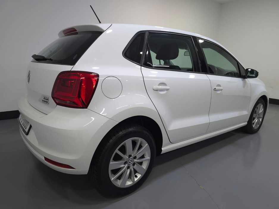 2015 Volkswagen Polo  €11,950