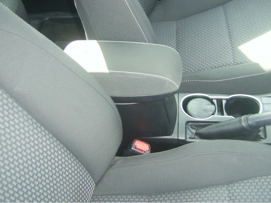 2015 Toyota Corolla - image 8