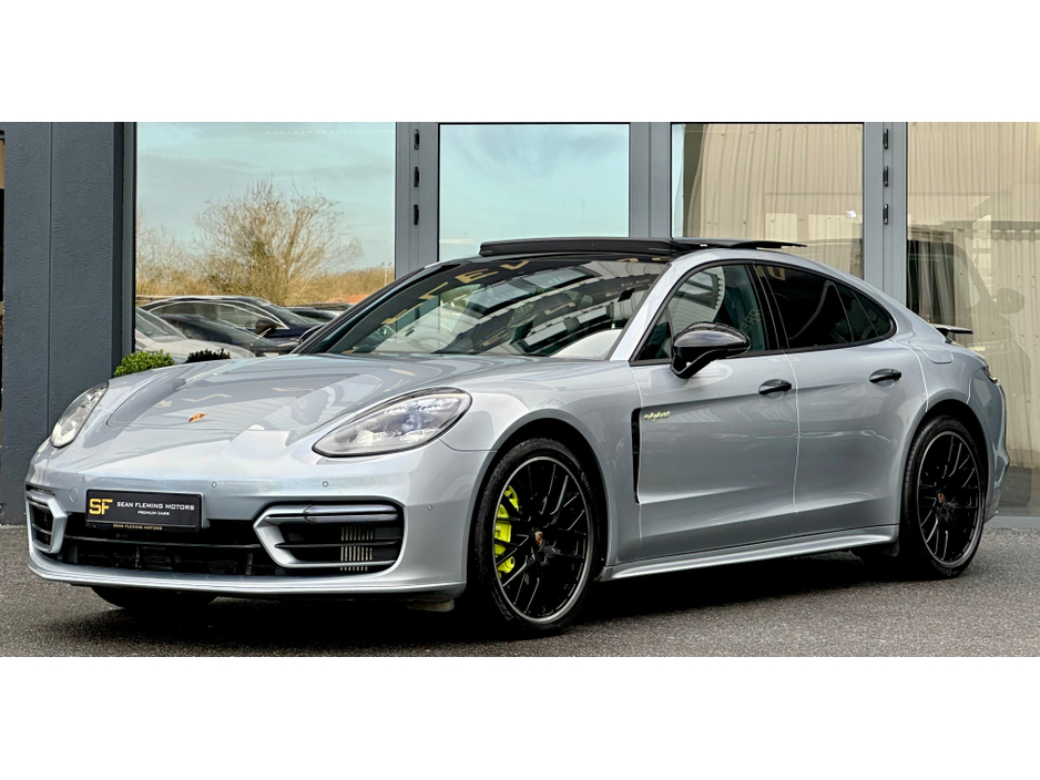 2022 Porsche Panamera 2+2 E-HY E-HYBRID CARBON TRIM €84,950