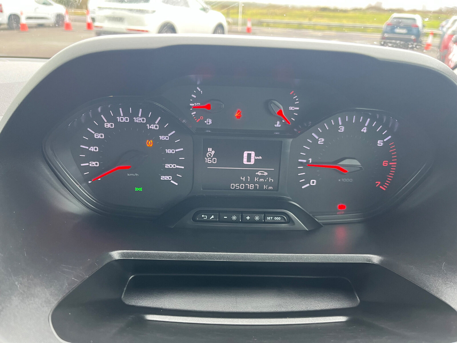 2024 Peugeot Partner 