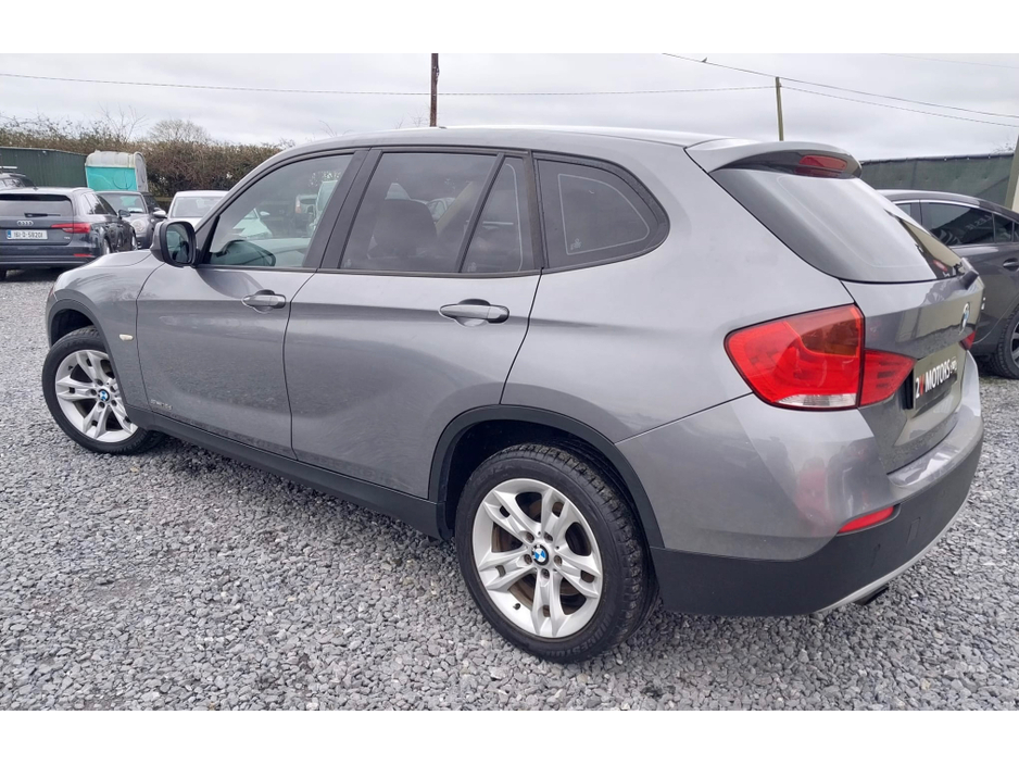 2011 BMW X1 - image 3