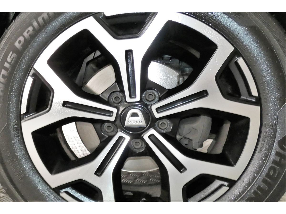 2019 Dacia Duster - image 17