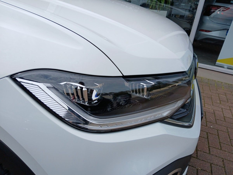 2023 Volkswagen T-Cross - image 9