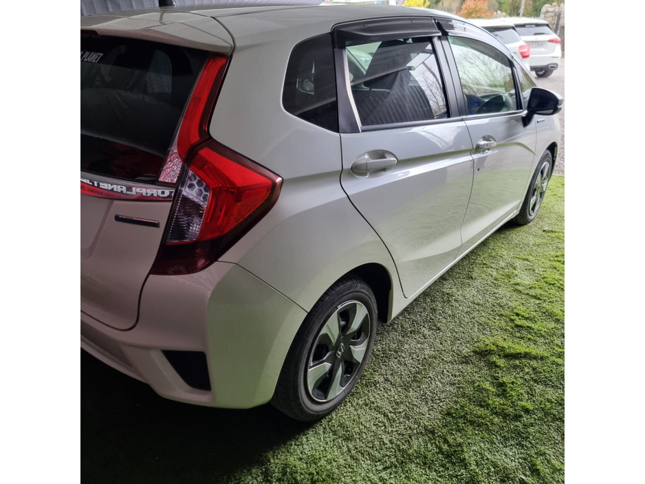2017 Honda Fit - image 5
