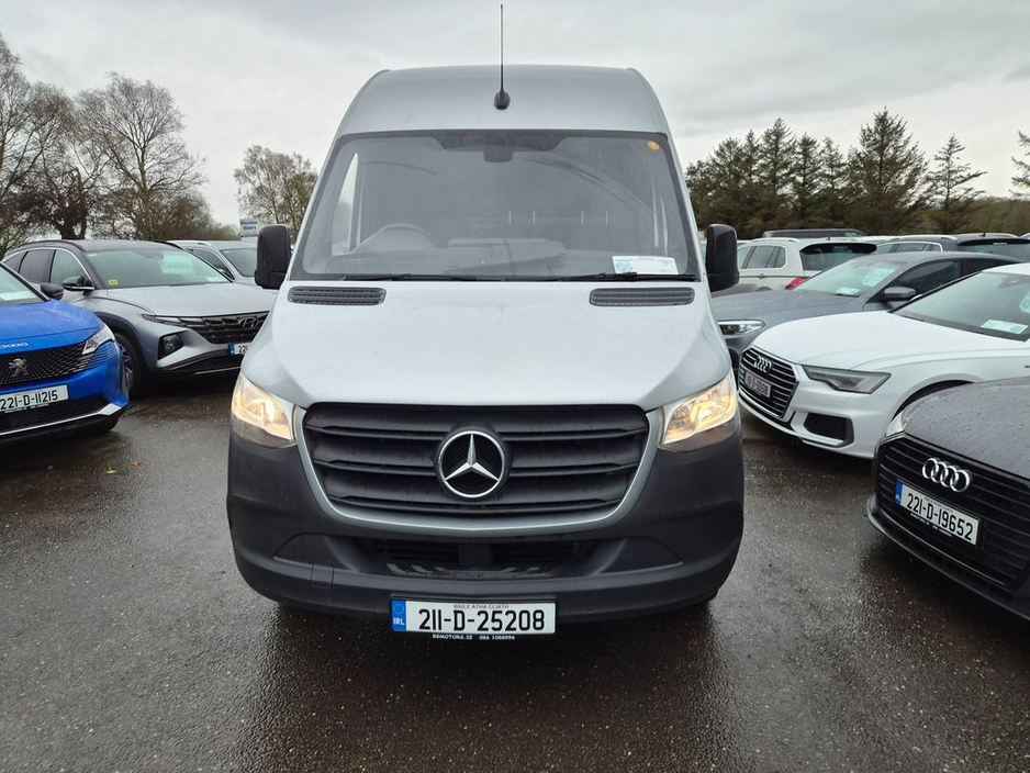 2021 Mercedes-Benz Sprinter - image 9