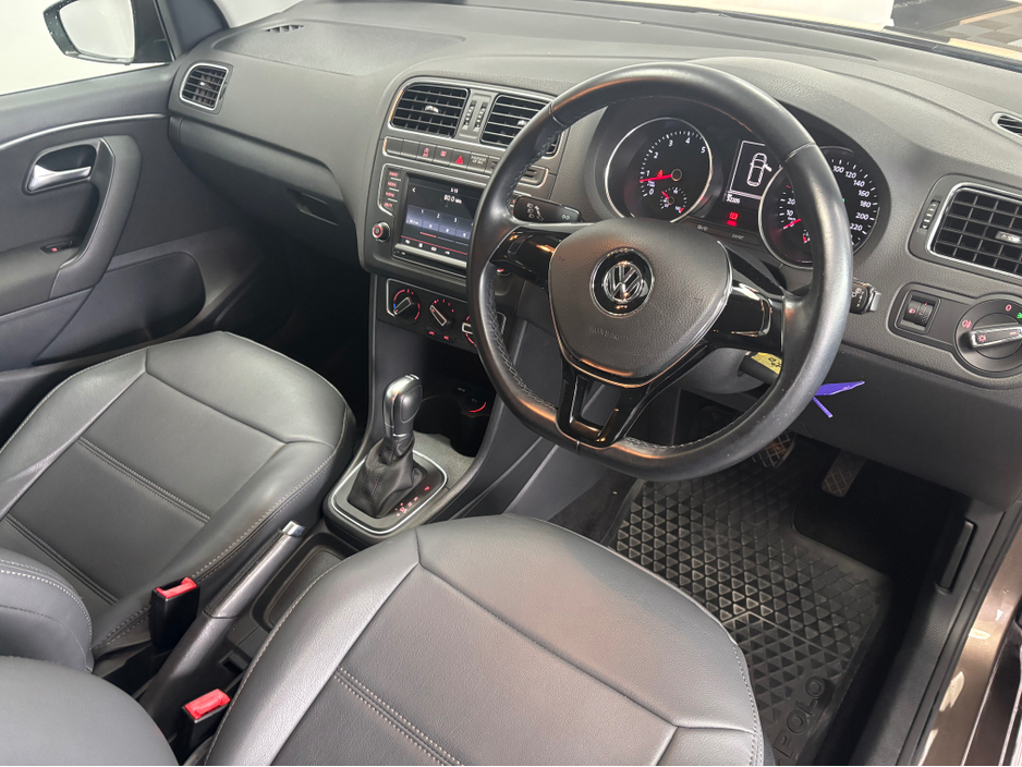 2015 Volkswagen Polo - image 10