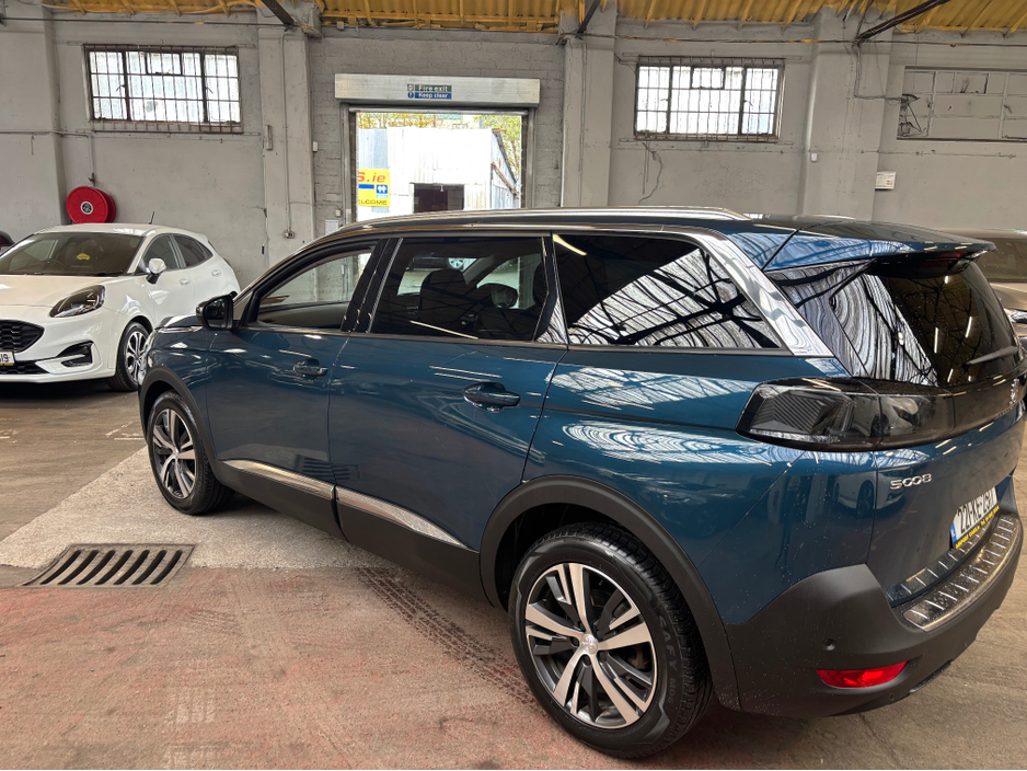 2022 Peugeot 5008 - image 21