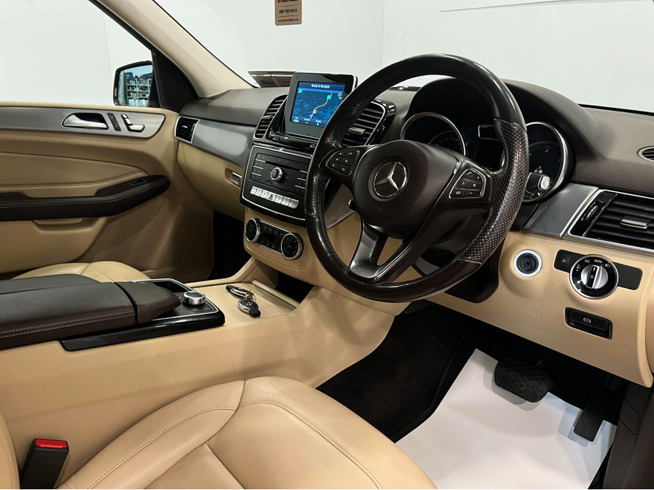 2017 Mercedes-Benz GL Class - image 18