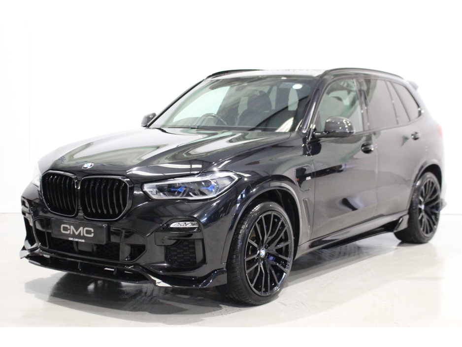 2021 BMW X5 - image 3