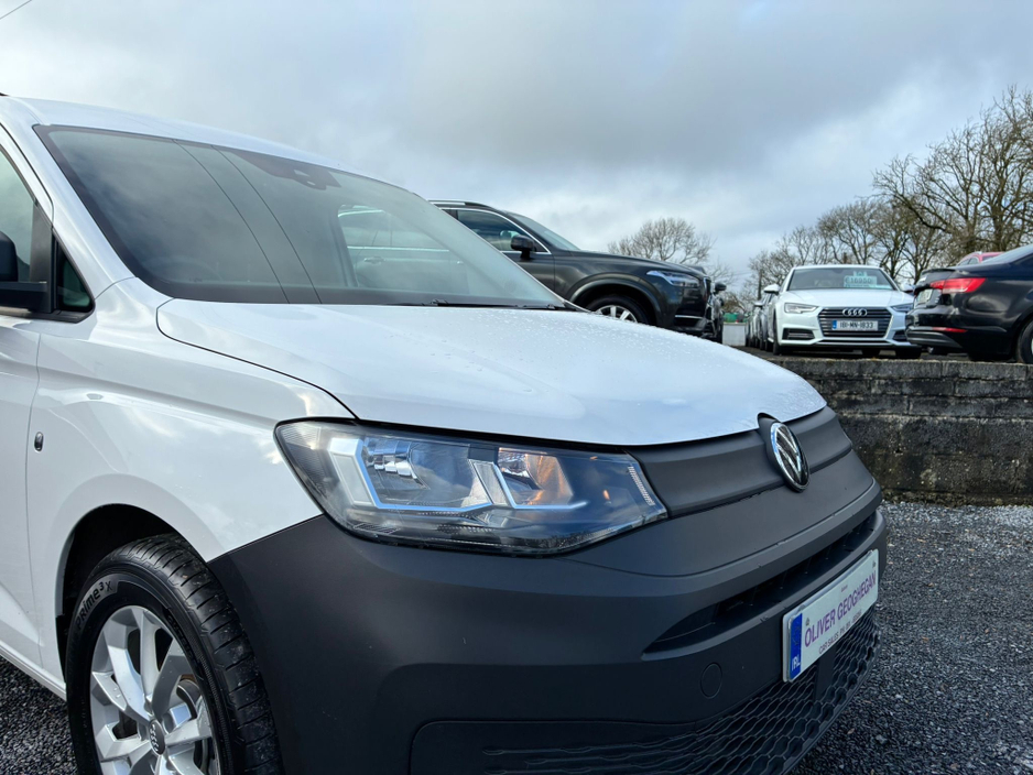 2023 Volkswagen Caddy - image 16