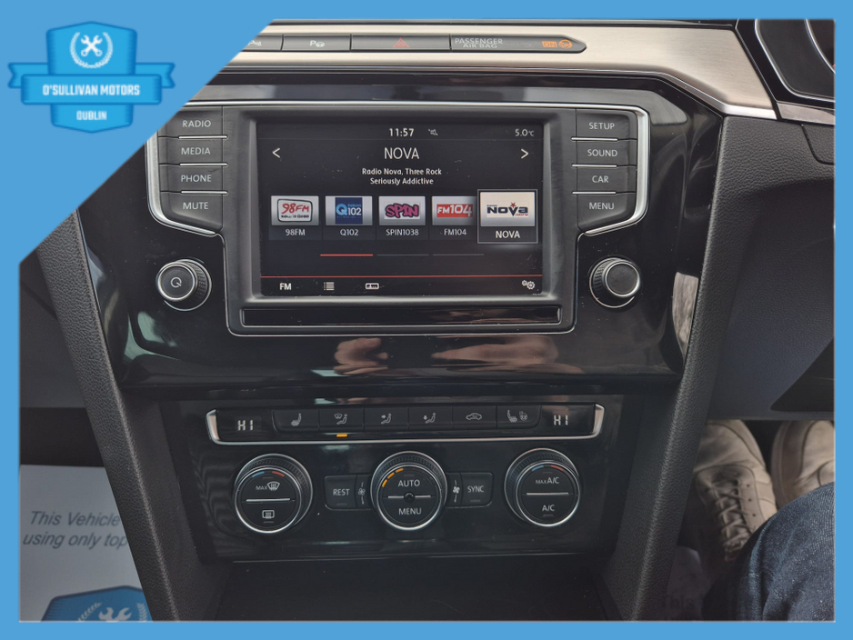 2016 Volkswagen Passat - image 19