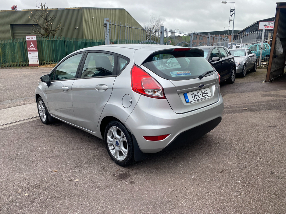 2017 Ford Fiesta - image 6