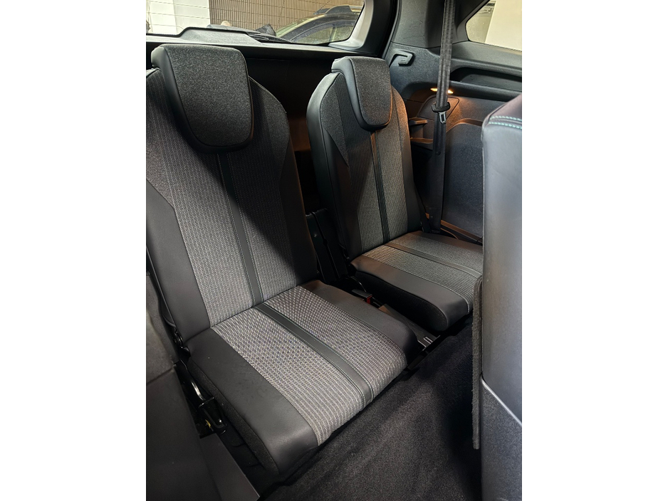 2023 Peugeot 5008 - image 21