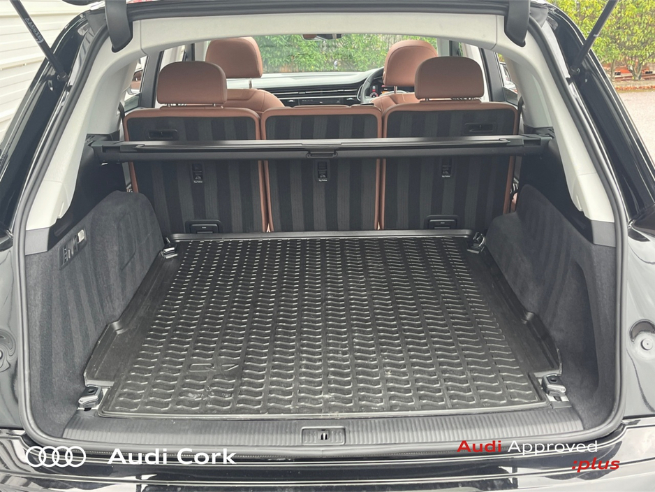 2022 Audi Q7 55 TFSI E 380BHP QUATTRO SE AUTOMATIC WITH SUNROOF, HEATED FRONT & REAR SEATS, PRIVACY GLASS & MUCH MORE €67,995