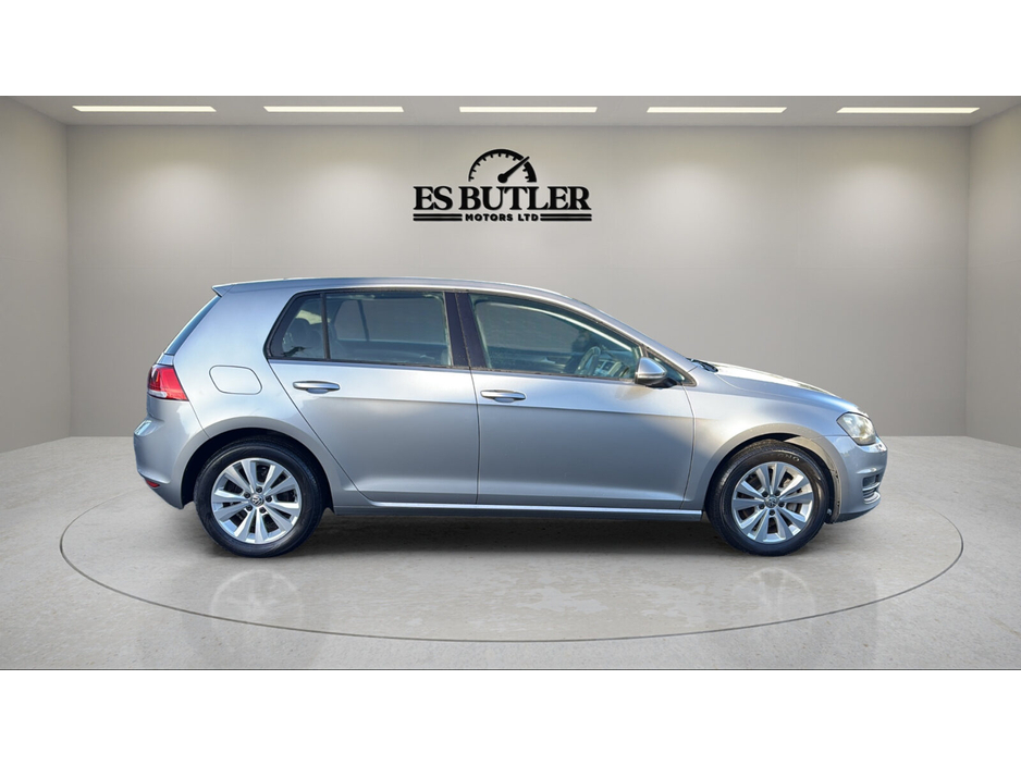 2014 Volkswagen Golf  €12,490