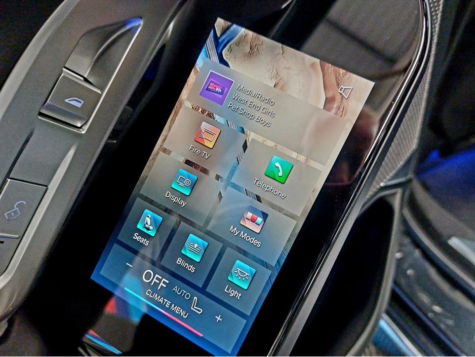 2023 BMW i7 - image 21