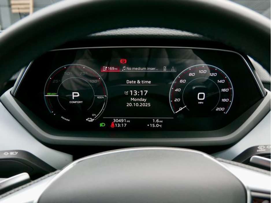 2024 Audi e-tron GT quattro - image 23