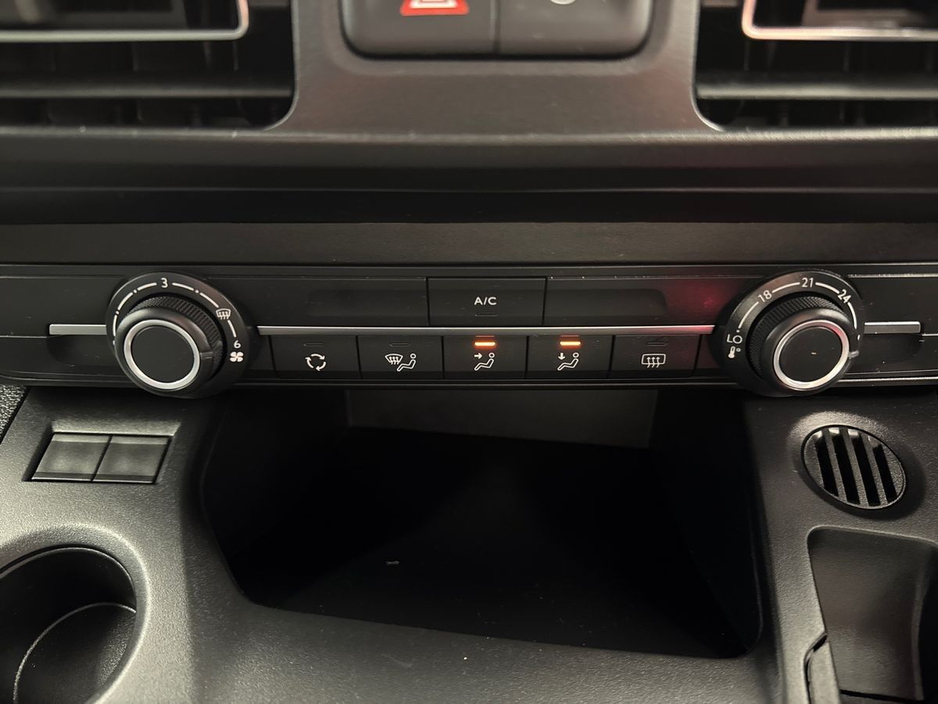 2023 Peugeot Rifter - image 17