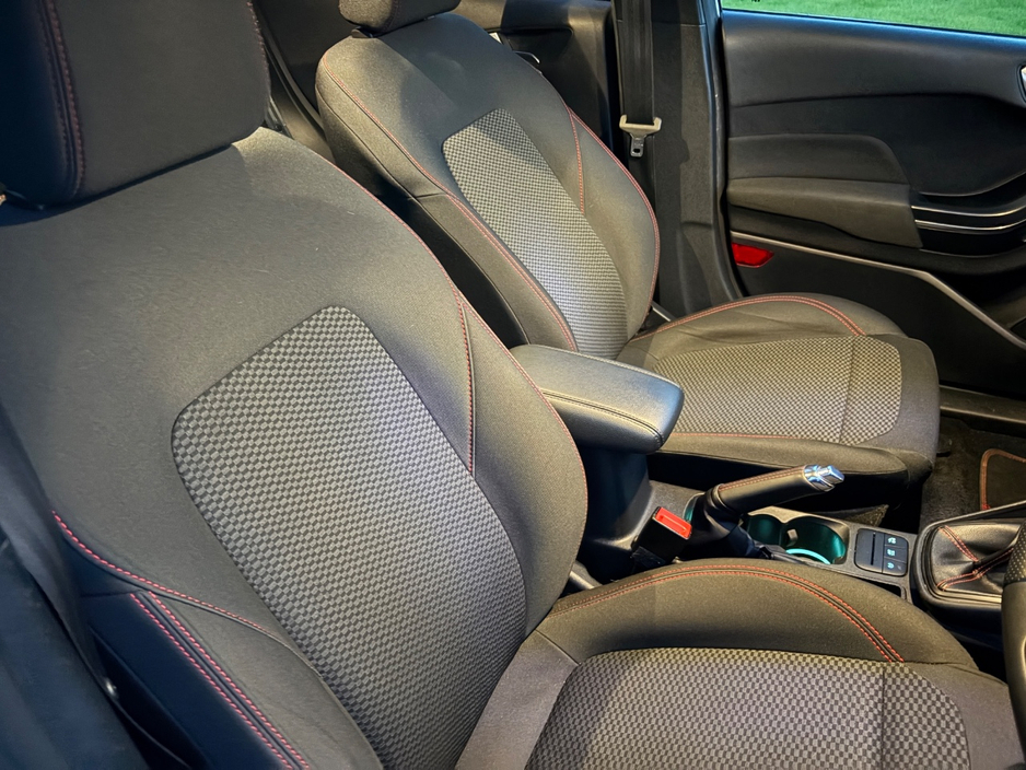 2021 Ford Fiesta - image 15