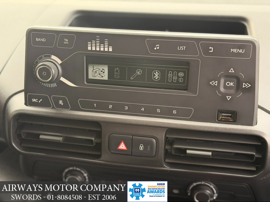 2020 Peugeot Partner - image 3