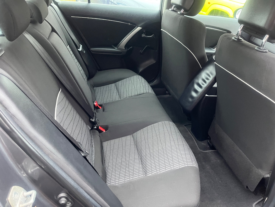 2014 Toyota Avensis - image 7