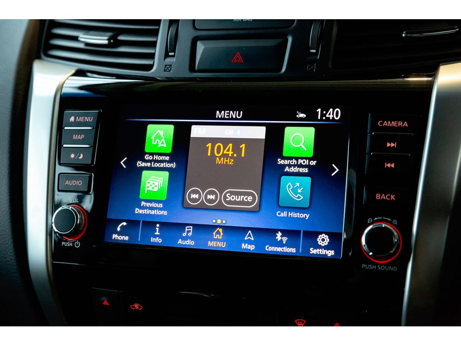 2021 Nissan Navara - image 26