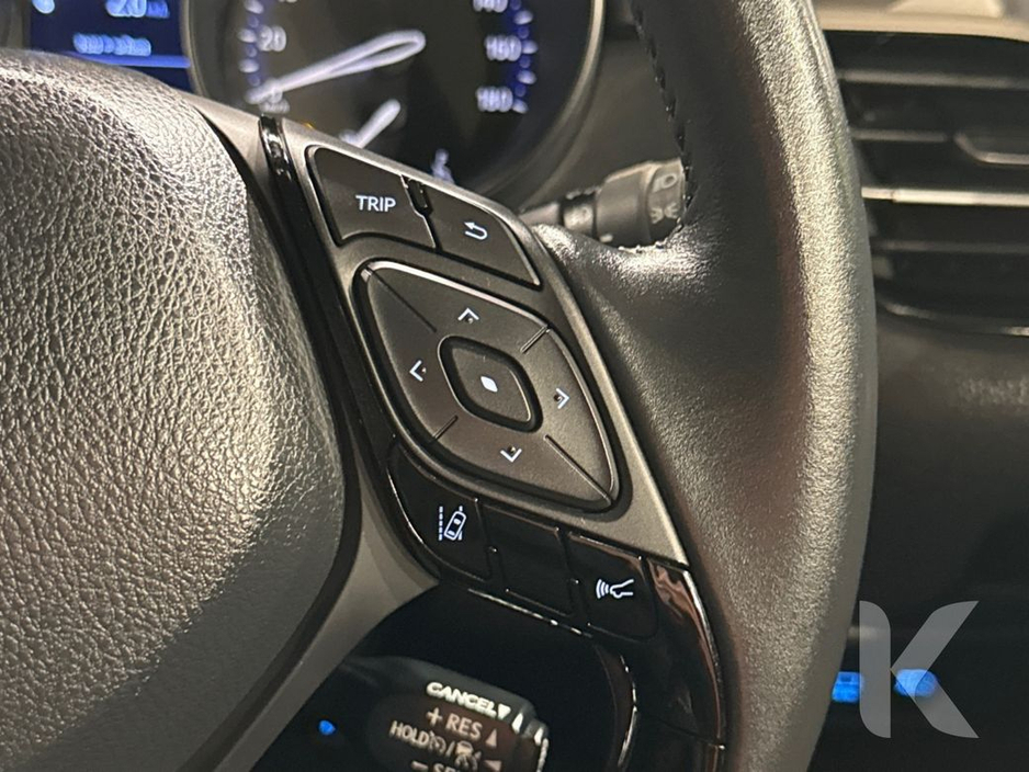 2020 Toyota C-HR - image 21