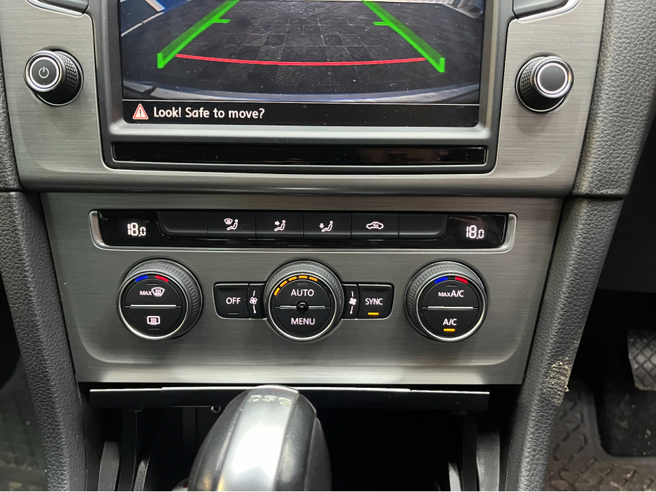 2016 Volkswagen Golf €15950 2016 VOLKSWAGEN GOLF 1.2 TSI CONFORTLINE CONNECT 1.2 AUTOMATIC / CRUISE CONTROL / REVERSE CAMERA €15,950