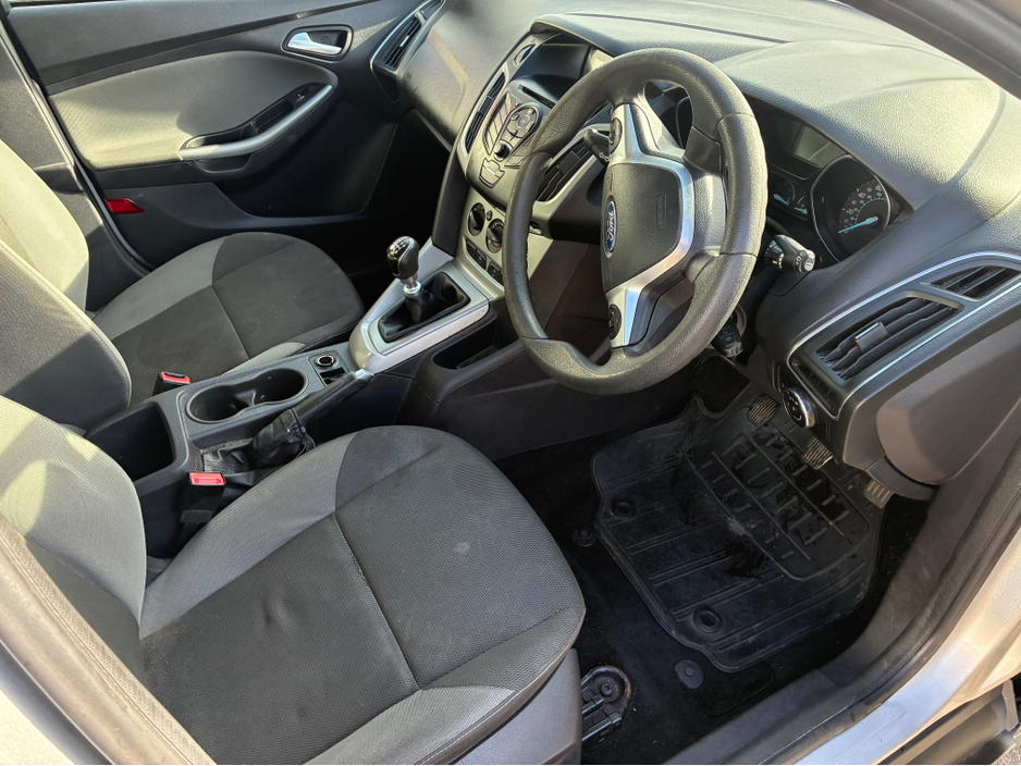 2012 Ford Focus - image 14