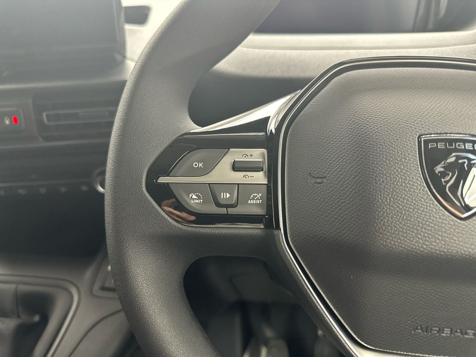 2026 Peugeot Partner - image 22